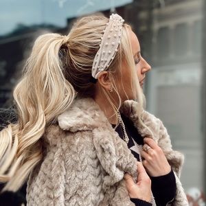 Amazon Pearl Cream Headband